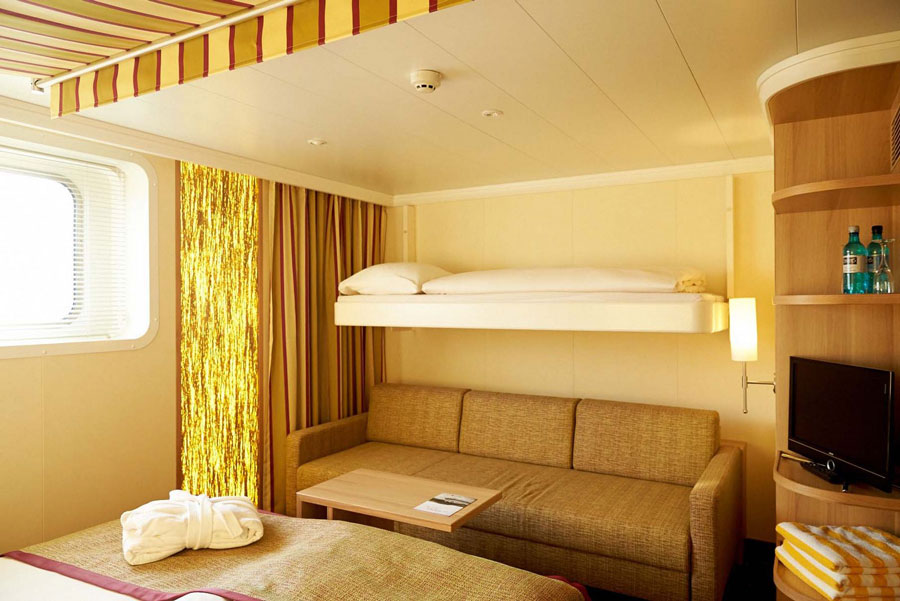 A-Rosa Flora 2 bed family cabin.jpg